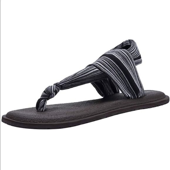 EUC Sanuk Sandals Black and white Size 8 - Picture 1 of 4